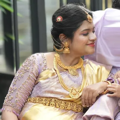 Yaazh Ni profile