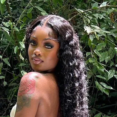 ѕнowтιмe 🇯🇲 profile