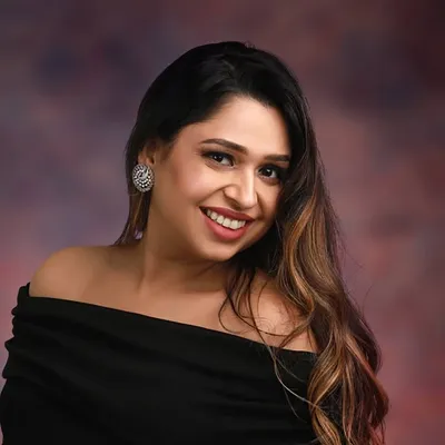 YAMINI’S Makeup and Beyond | Luxury Makeup Artist | Mumbai profile