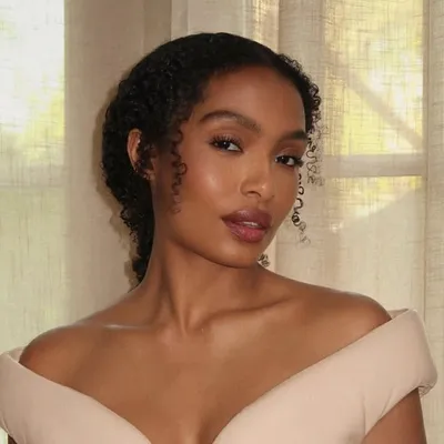 Yara (يارا) Shahidi profile