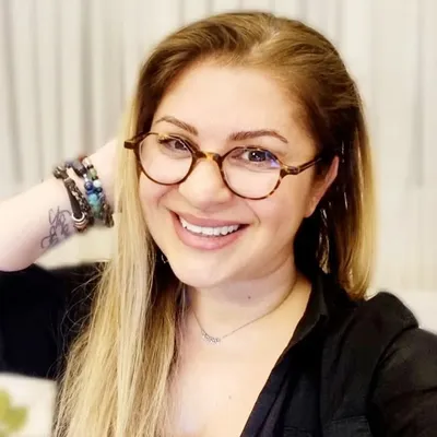 Yasemin Cumral | Su Terapisi profile