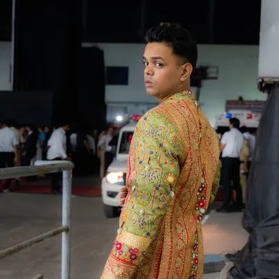 🇮🇳 Yashh Barrot🧿 profile