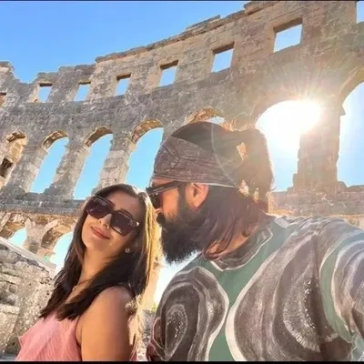 Yash_Radhika👣Yathikayra👨👩👧👦 profile