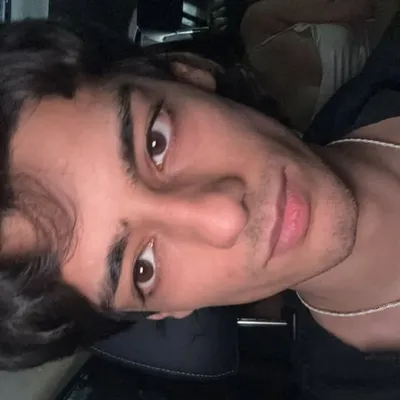 ¥