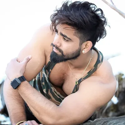 Yash Khan (یش خان) profile