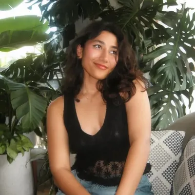 yana profile
