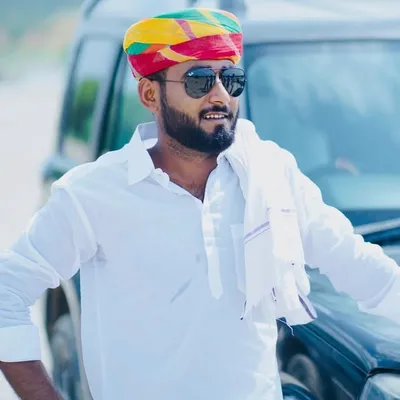 YASH SUTHAR 🇮🇳 profile
