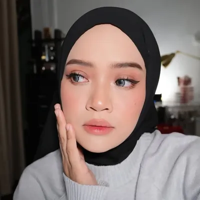 Yasmeen Razak profile