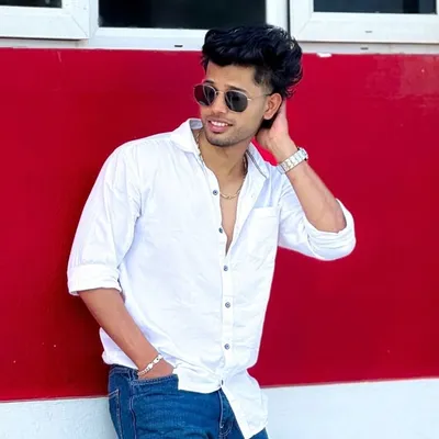 https://yathuz profile