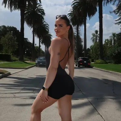 YAZMINE DENNIS profile