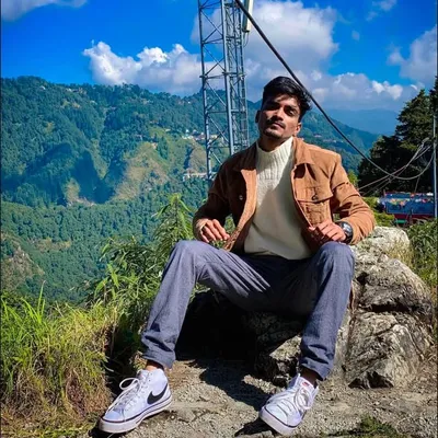 Nikhil Tiwari profile