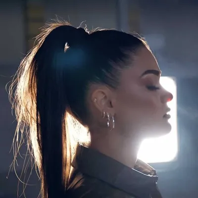 Y E L I N profile