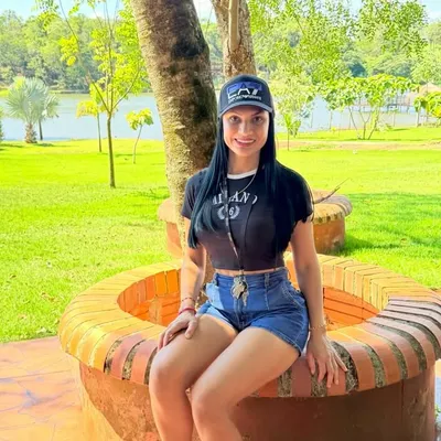 Yenny Paredes profile