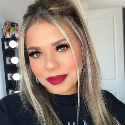 India Roberts profile