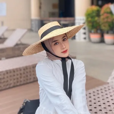 Yesy Ade K. Putri profile