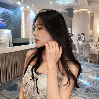 ๐๐จ๐ฅ๐ข๐ง ๐๐๐ฐ ๐ผ profile