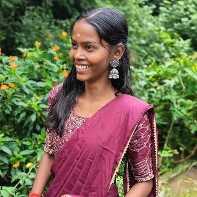 MEERA 🤍 profile