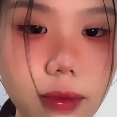 Zhi Ying 芷穎 profile