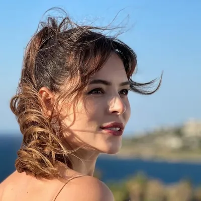 Yıldız Çağrı Atiksoy 💫 profile