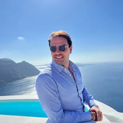 Yiorgos Poniros profile