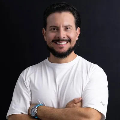 Yiyo Alfaro profile