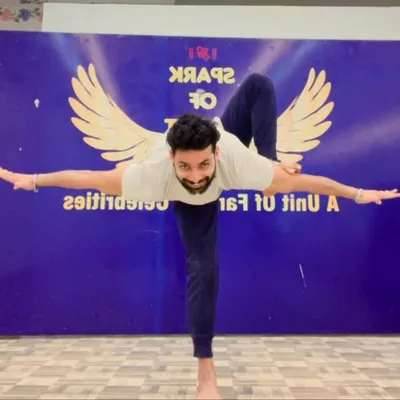 Sumit Vij || Holistic Yoga instructor & choreographer profile