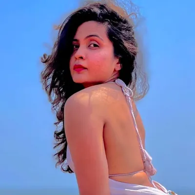 Dr. Priyanka Dongre | Yogini🧘🏻♀️💜 profile