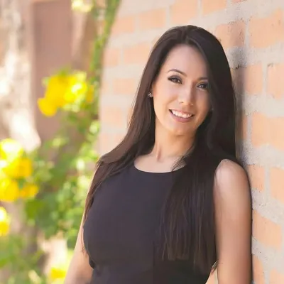 Yolanda Lake Hair & Mup Artist profile