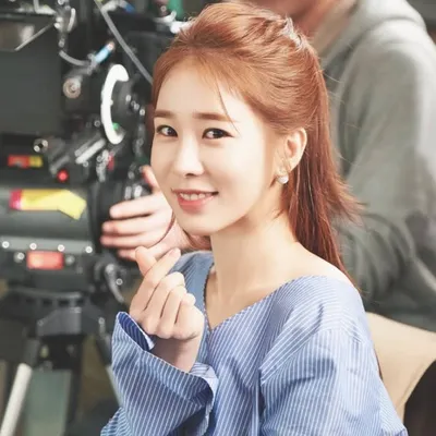 Yoo In Na profile