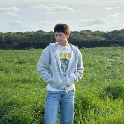 육성재 BTOB Melody 3X2 profile