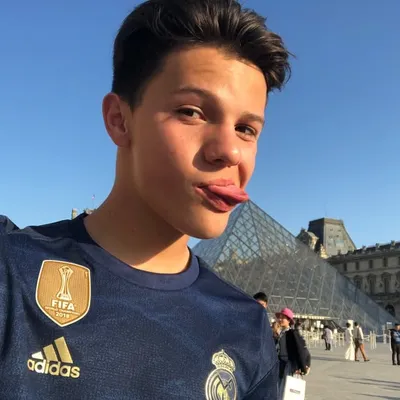 Emiliano Glz profile