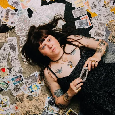 Mariia Snebjørk – Clairgnostic Tarot Reader & Esoteric Creator 🌜 profile