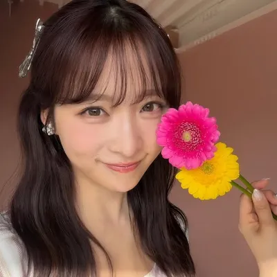 小栗有以 profile