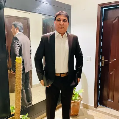Yunas Tahir profile