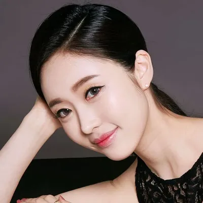 모델 윤정 profile