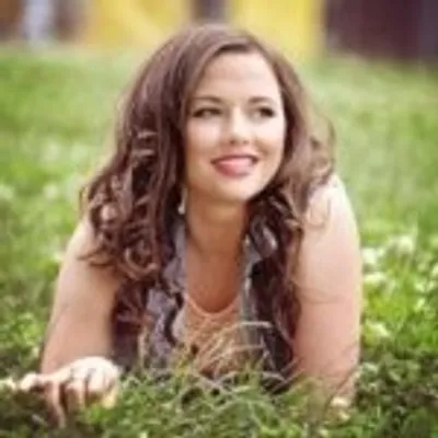 Yvonne Pferrer profile