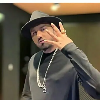 YO YO HONEY SINGH FANS ๐ฉ profile