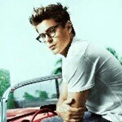 Zac Efron TR profile