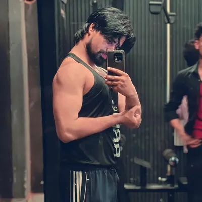 ZAIF z.i.مسٹر زائفو_وفاقی 💕💕💕 profile
