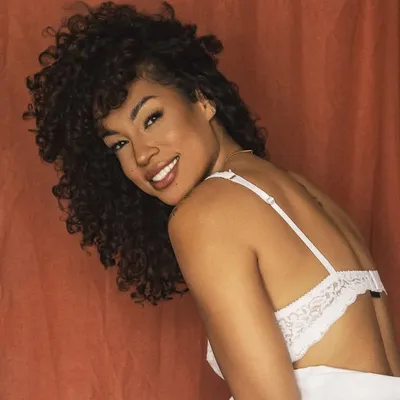Zashia Santiago profile