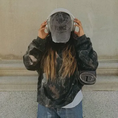 Zeba C