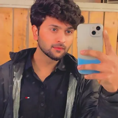 Zeeshan Zee profile