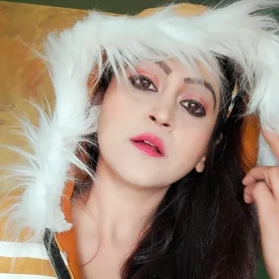 Zeenat khan profile