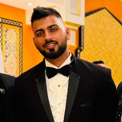 Shafi Zeeshan profile