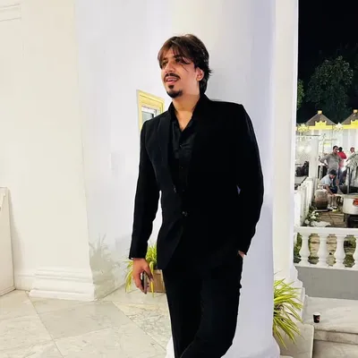 Zeeshan Pasha profile