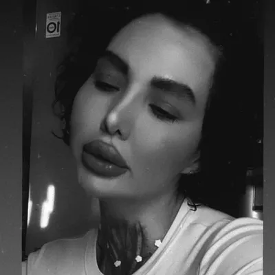 Zeynab profile