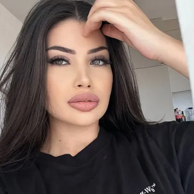 Alina Zhernovetskaya profile