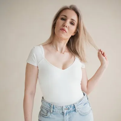 LUCIE ZAVACKA profile