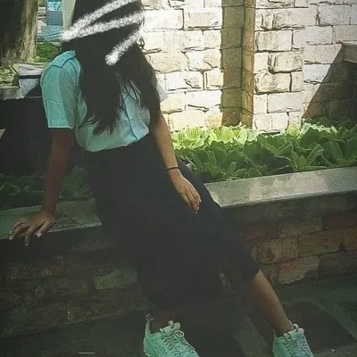 Za Anna Bee profile