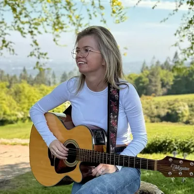 Zoe Clarke profile